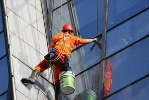 长春蜘蛛人幕墙清洗